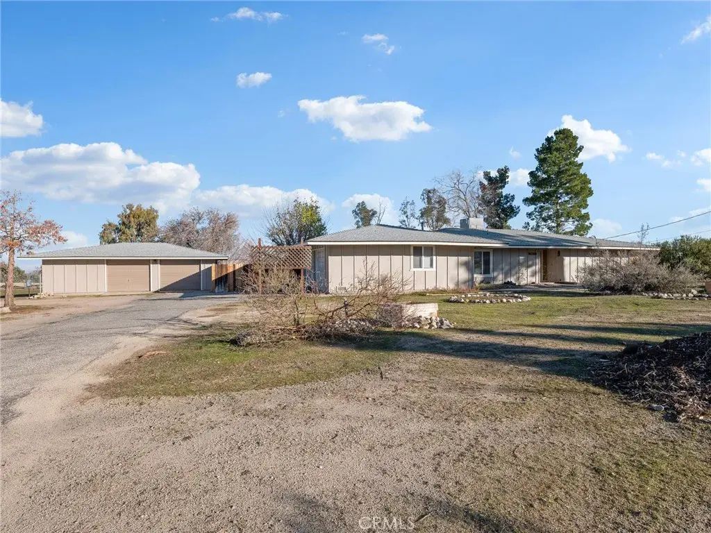 10011 Alta Mesa, Phelan