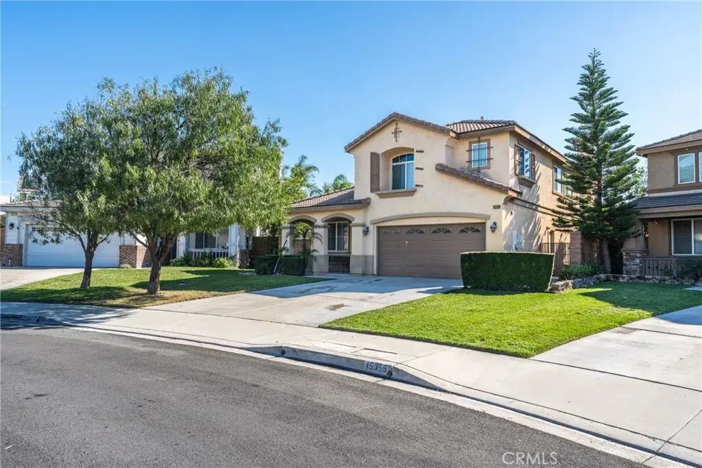 15359 Palm Leaf, Fontana