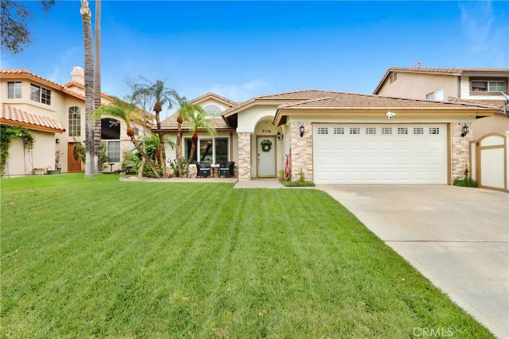 9174 Desert Acacia, Corona