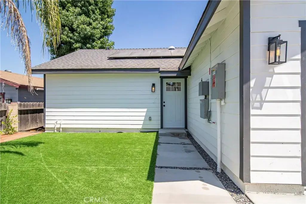 12423 Howard St, Whittier