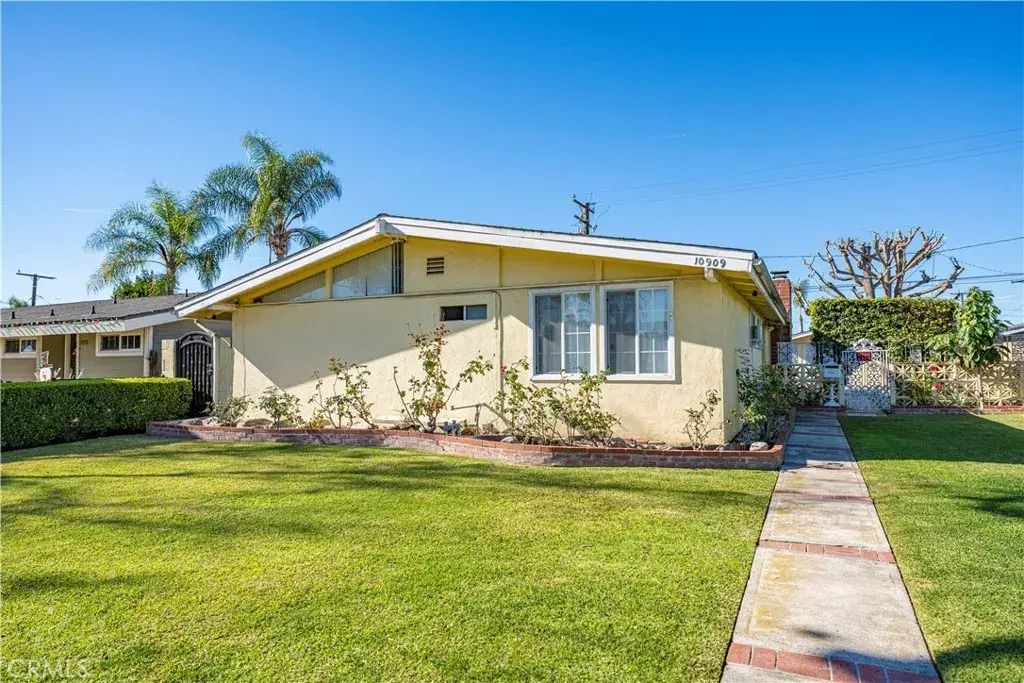 10909 1st, Whittier