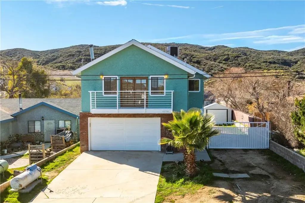 42718 Coolcrest Drive, Lake Hughes
