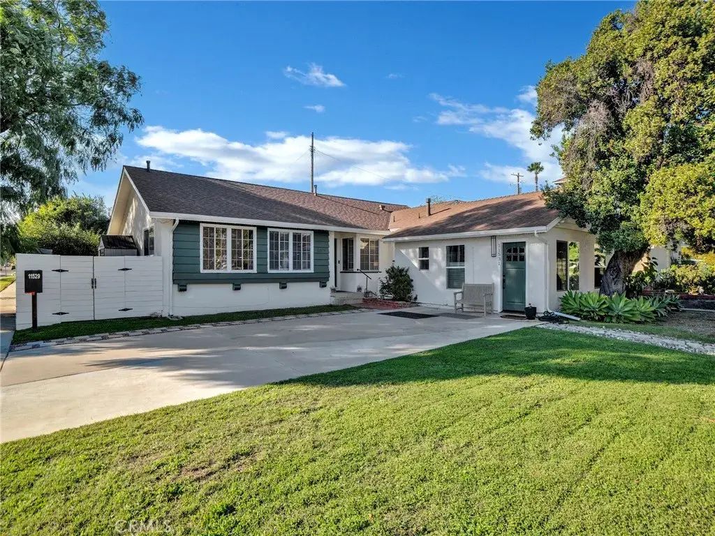 11529 De Celis, Granada Hills