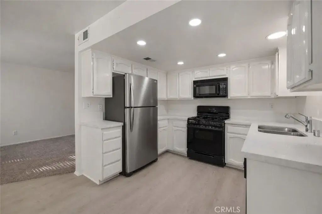 1834 E Avenue J2 3, Lancaster