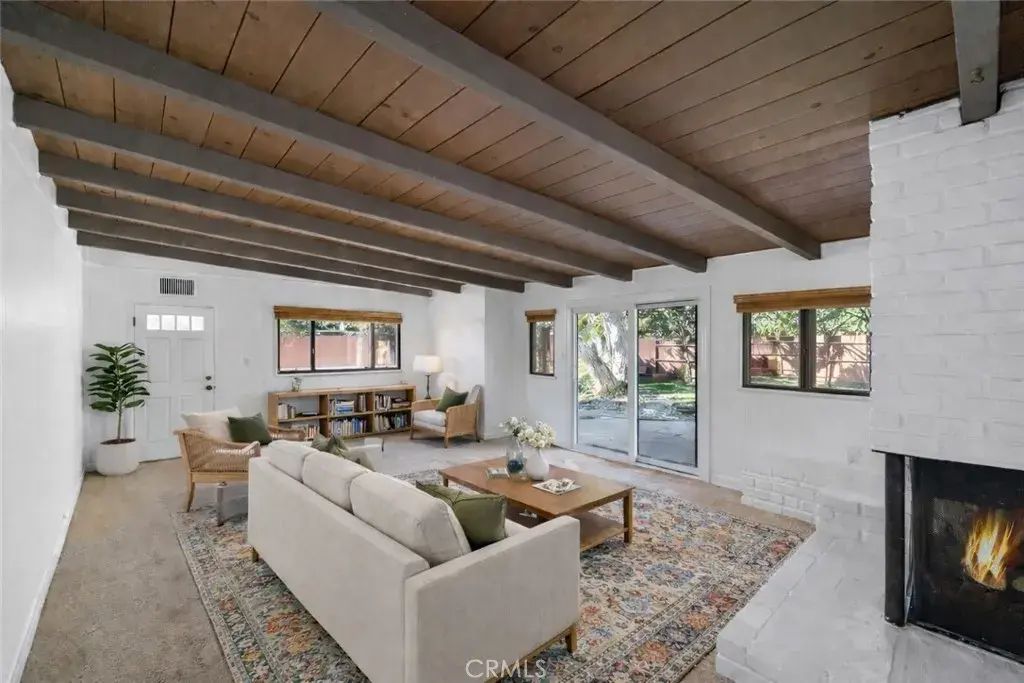 4425 Walnut Avenue, Long Beach