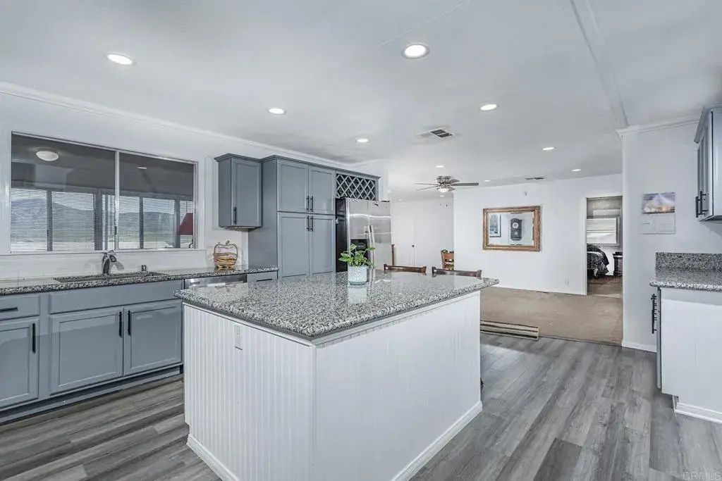 275 S Worthington Spc 48, Spring Valley