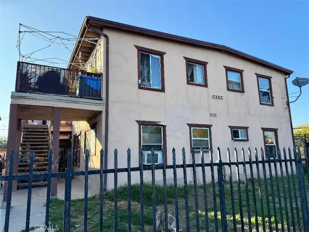 7307 Vineland Avenue, Sun Valley