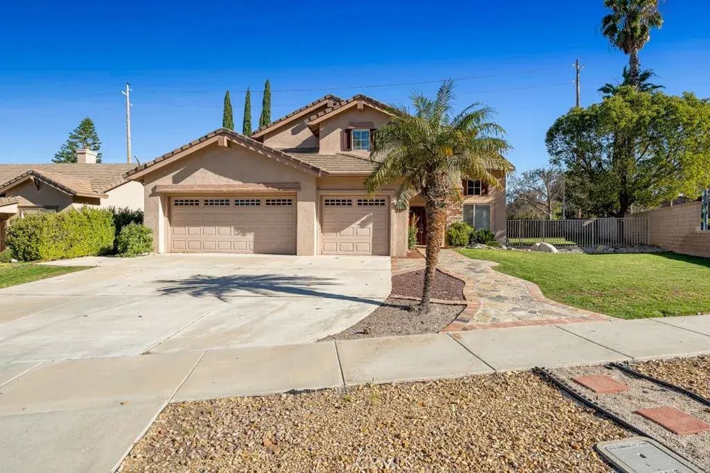 3059 Vera Cruz, Corona