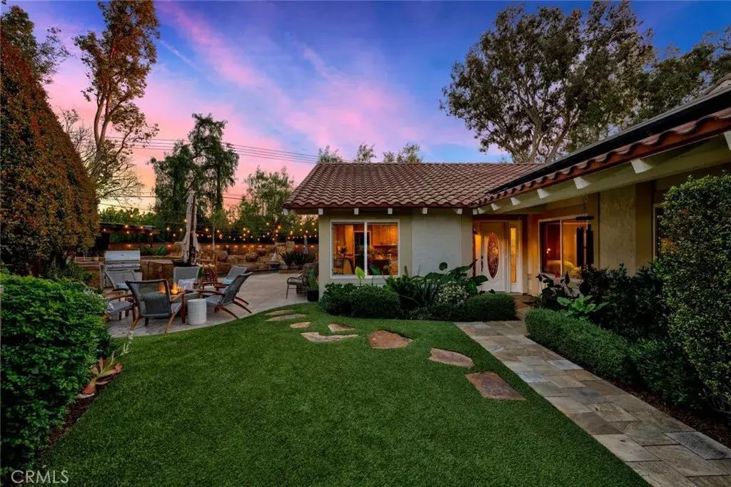 1607 N Dressage Street, Orange