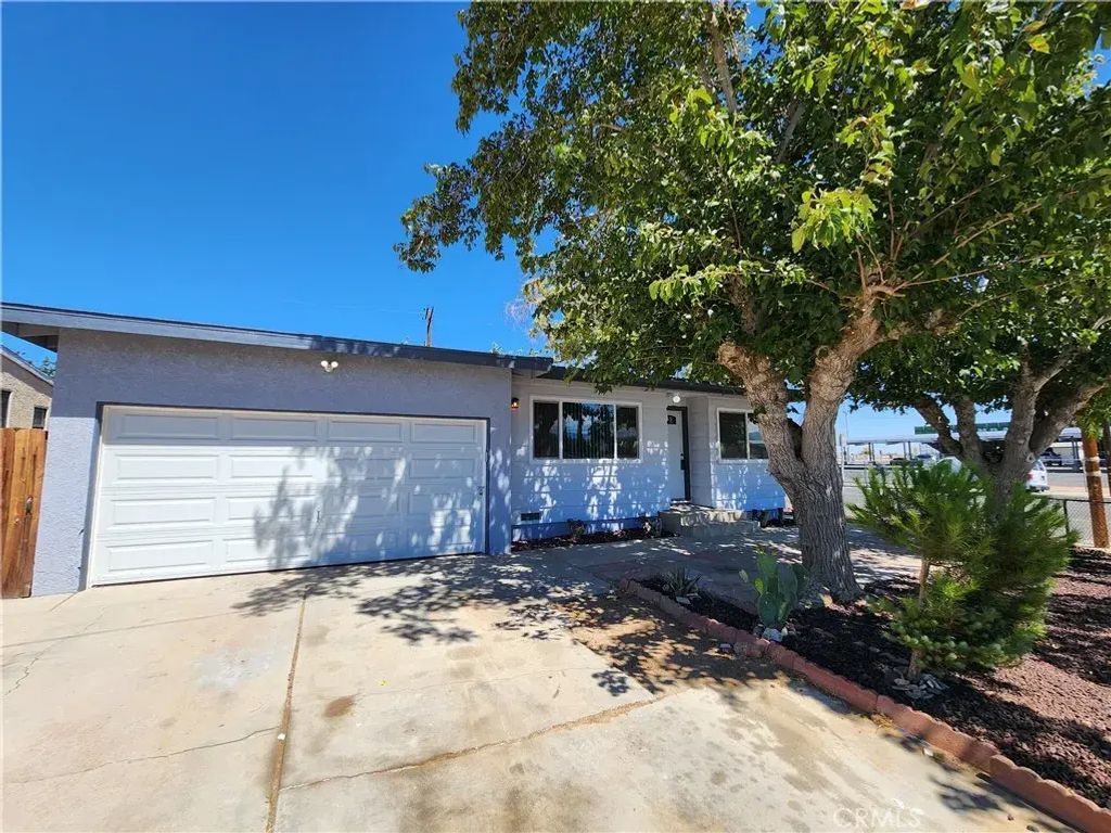 1867 E Avenue Q13, Palmdale