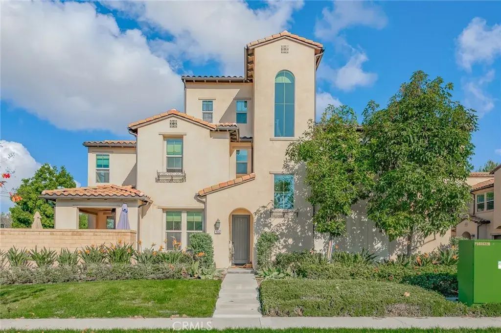 192 Finch, Lake Forest