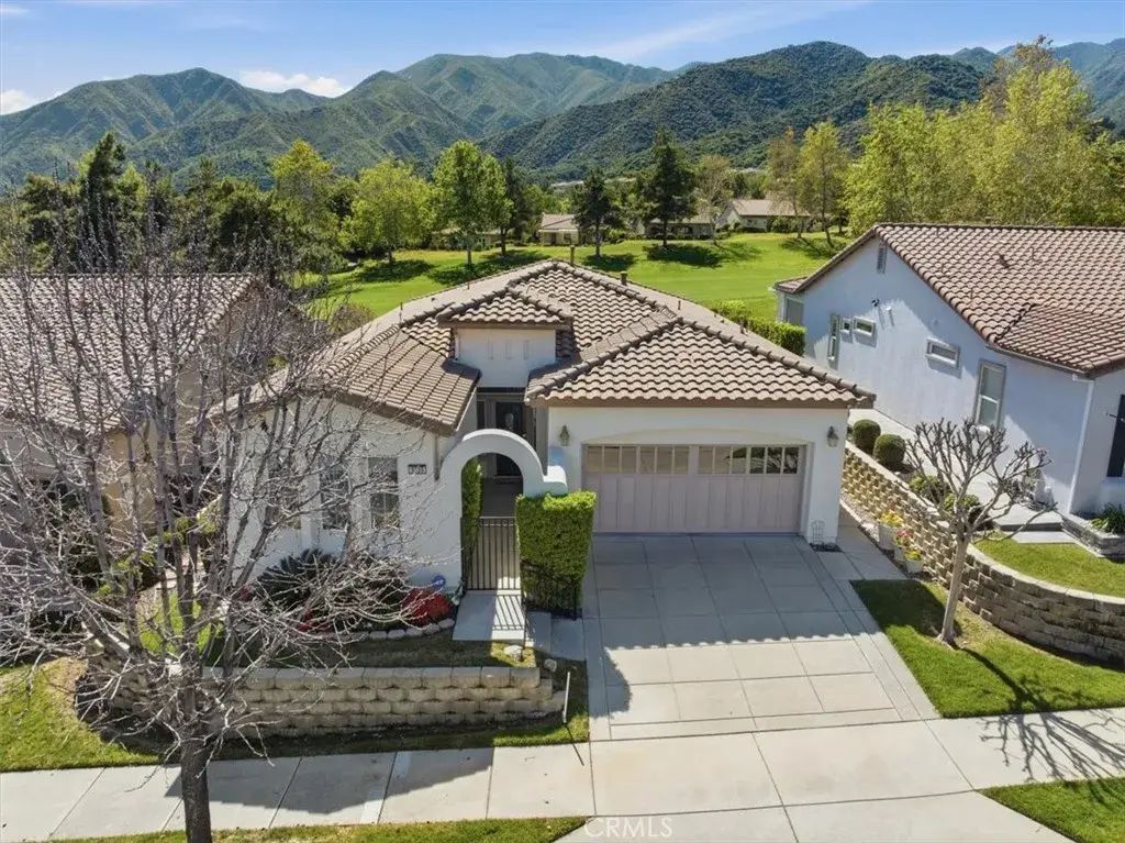 9359 Robinson, Corona
