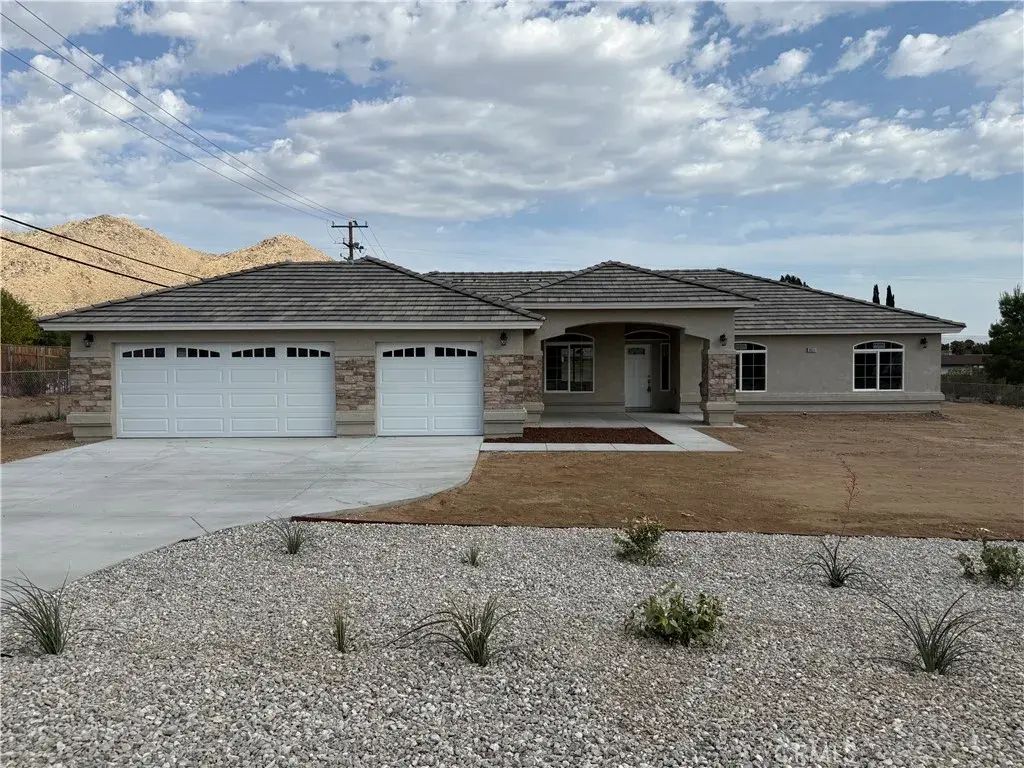 19375 Corwin Road, Apple Valley