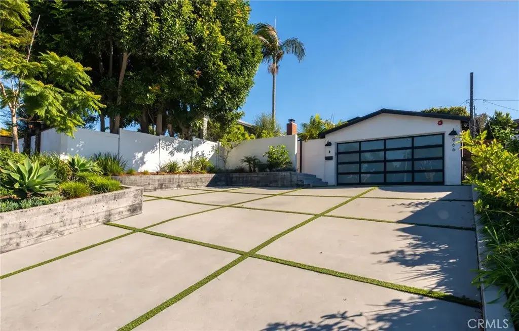 966 Rosecrans Avenue, Manhattan Beach