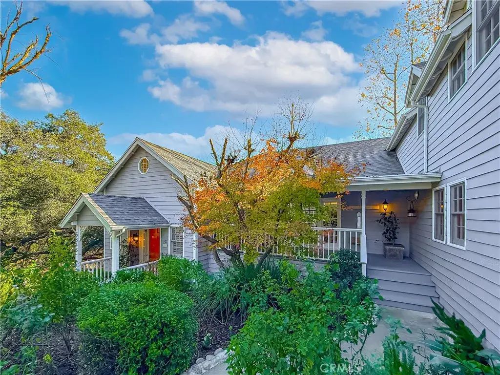 5846 Fairview Place, Agoura Hills