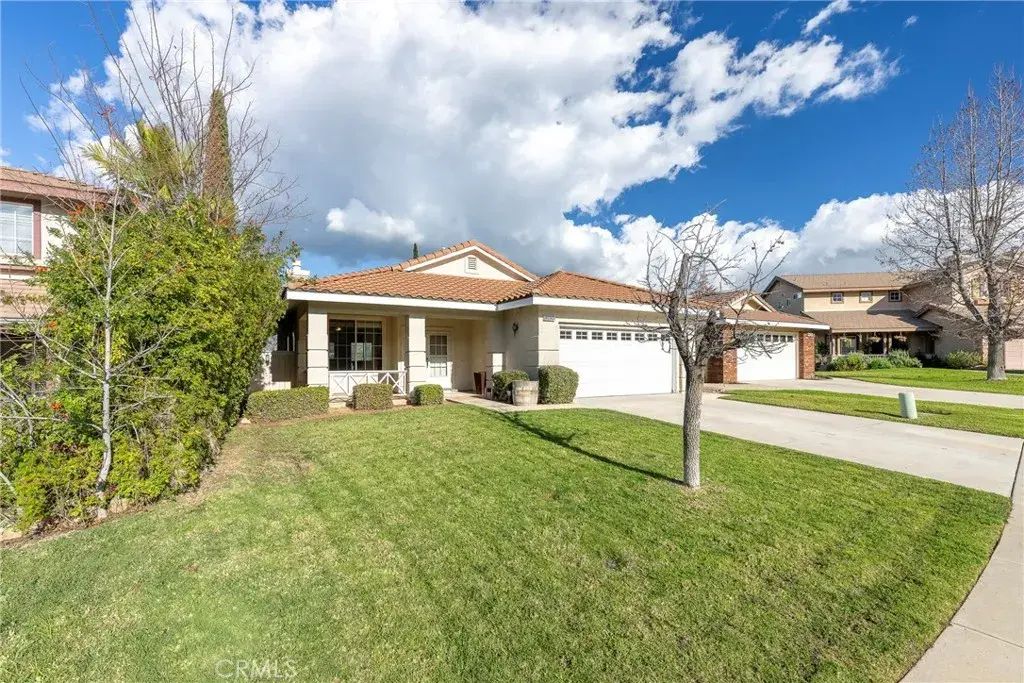 13608 Abington, Corona