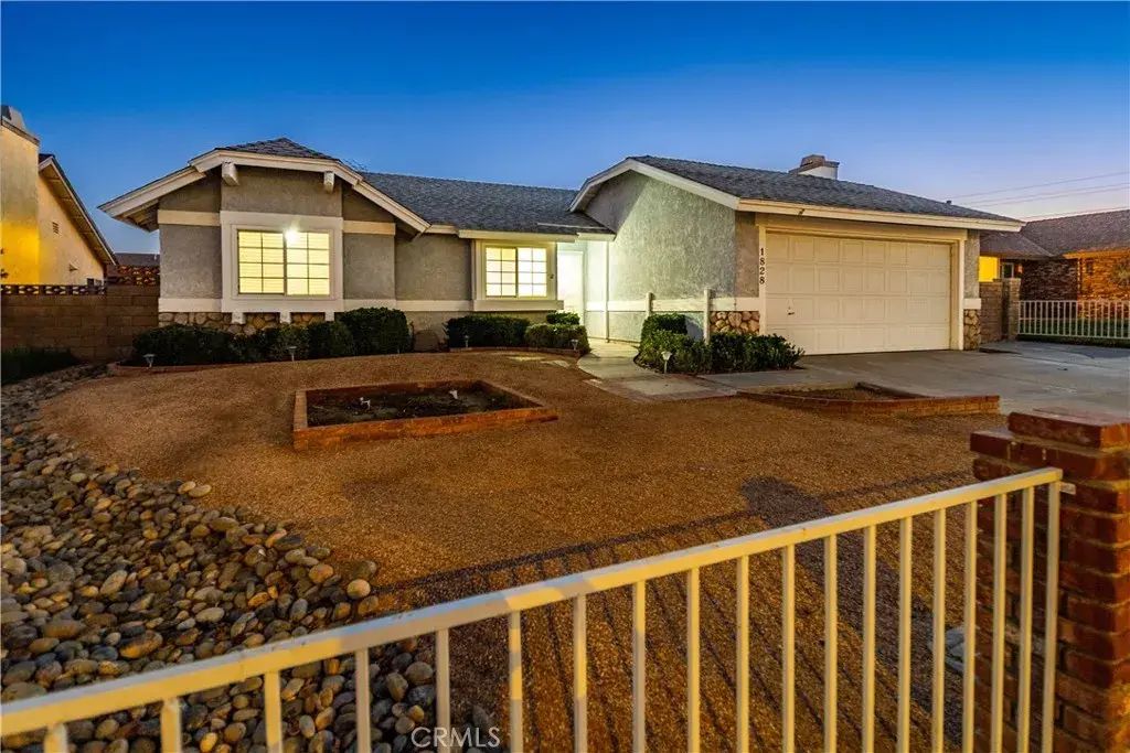 1828 W Avenue K9, Lancaster