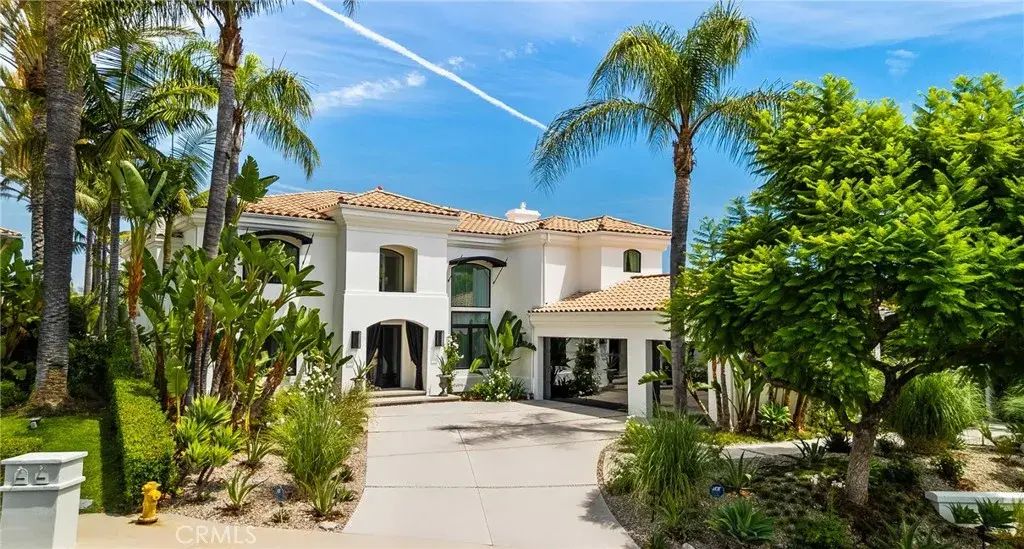 23477 Park Colombo, Calabasas