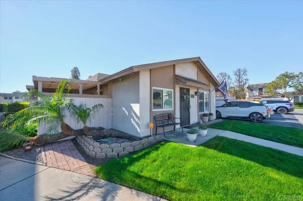 10321 Santana Ranch Dr., Santee