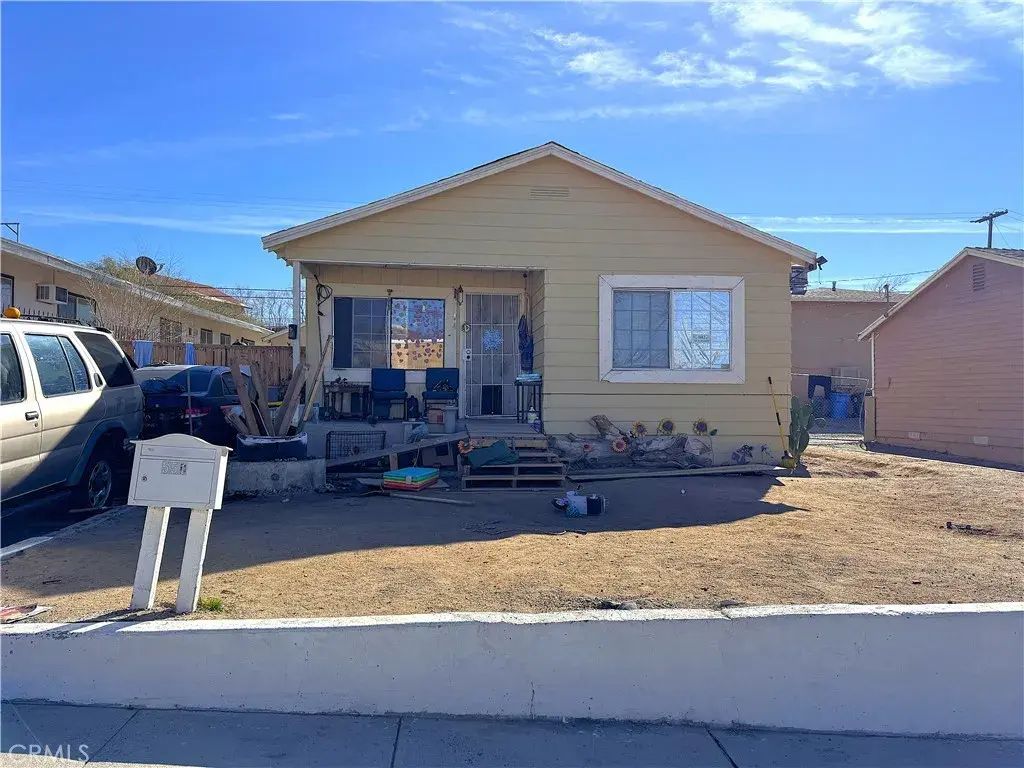550 W Fredricks Street, Barstow