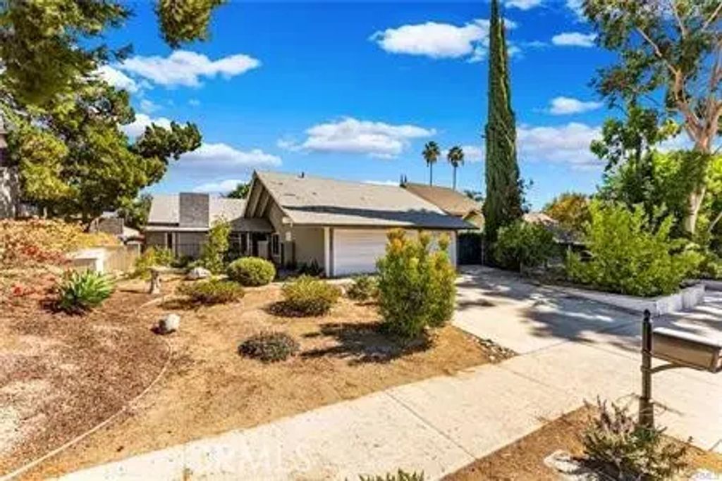 8380 Kentland, West Hills