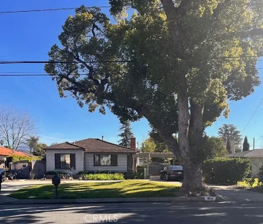 1054 S Mayflower Ave, Arcadia