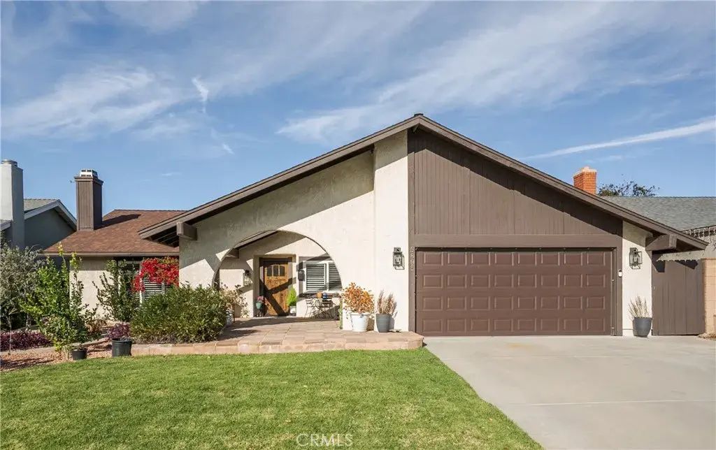 5895 E Marlies, Simi Valley