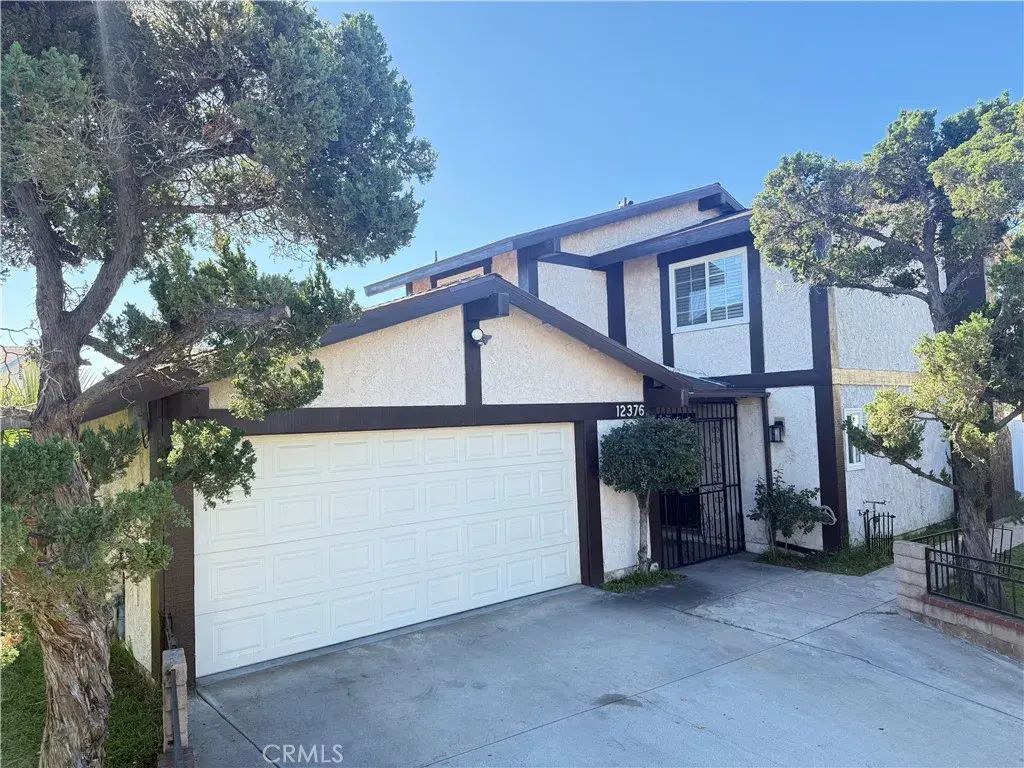 12376 Covello, North Hollywood