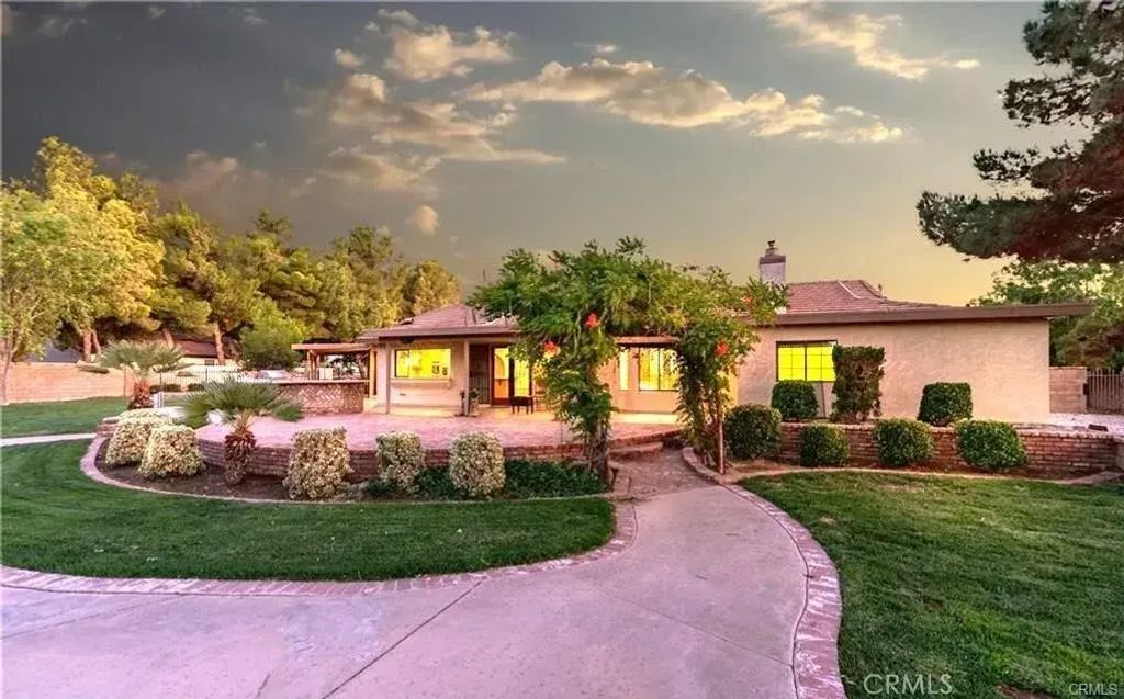 2745 W Avenue N12, Palmdale