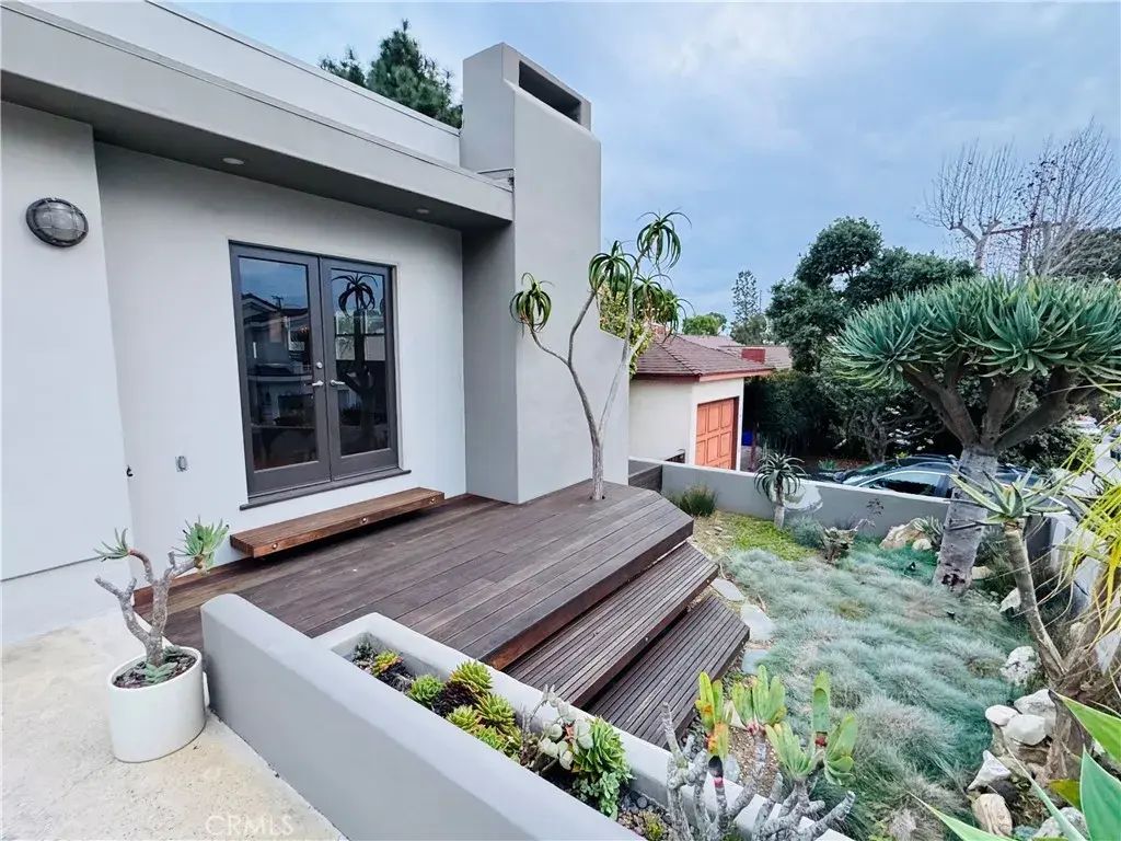 2616 Walnut, Manhattan Beach