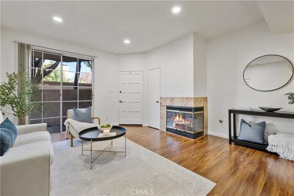 23839 Del Monte Drive 91, Valencia
