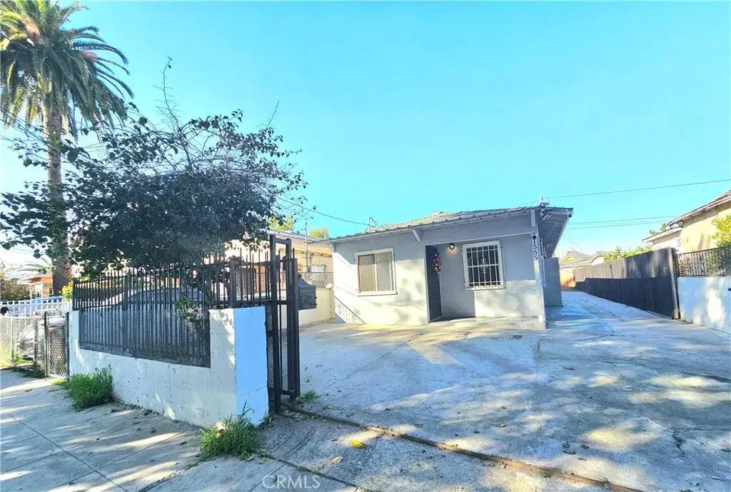 1555 E 107th, Los Angeles
