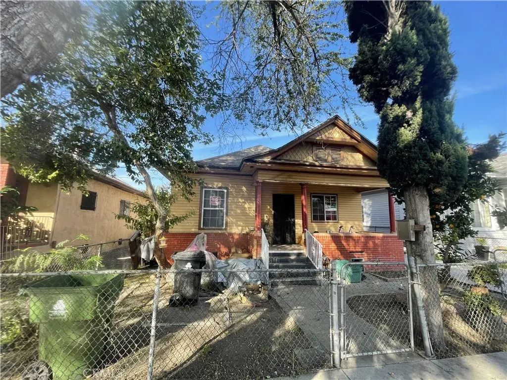 2021 Darwin Avenue, Los Angeles