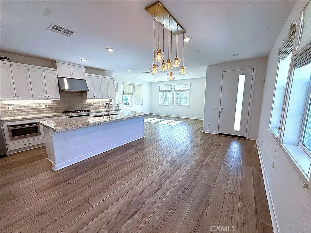 27078 Painted Sky Way, Valencia