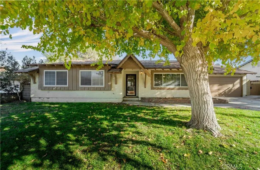 41852 Shain Lane, Lancaster