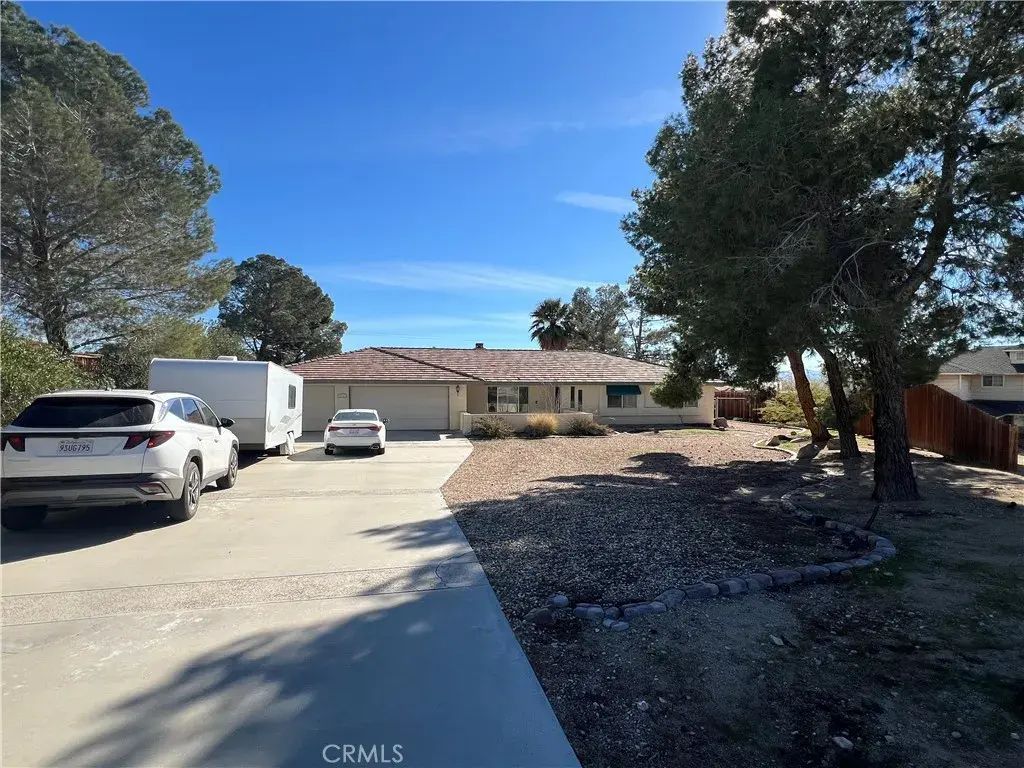 16481 Iwa, Apple Valley