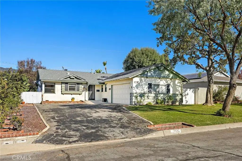 215 E Haltern, Glendora