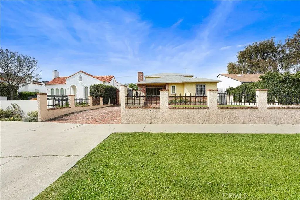 1009 S Rimpau, Los Angeles