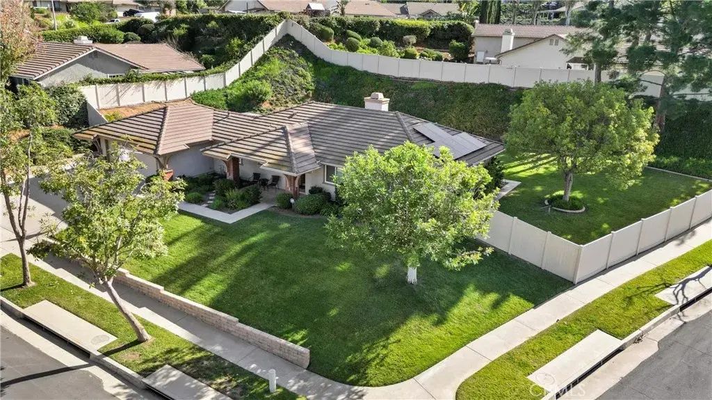 2022 Mirage Way, Corona