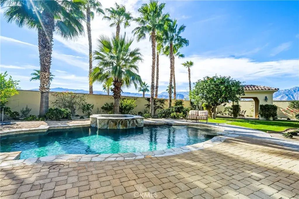 13 Cassis, Rancho Mirage