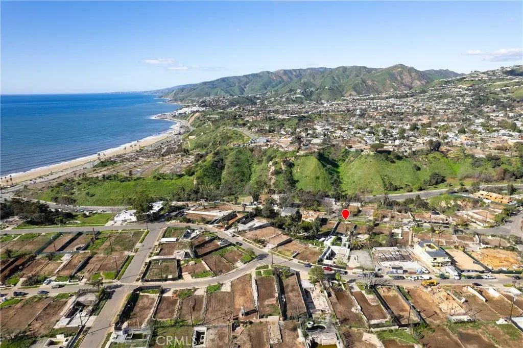 560 Radcliffe, Pacific Palisades