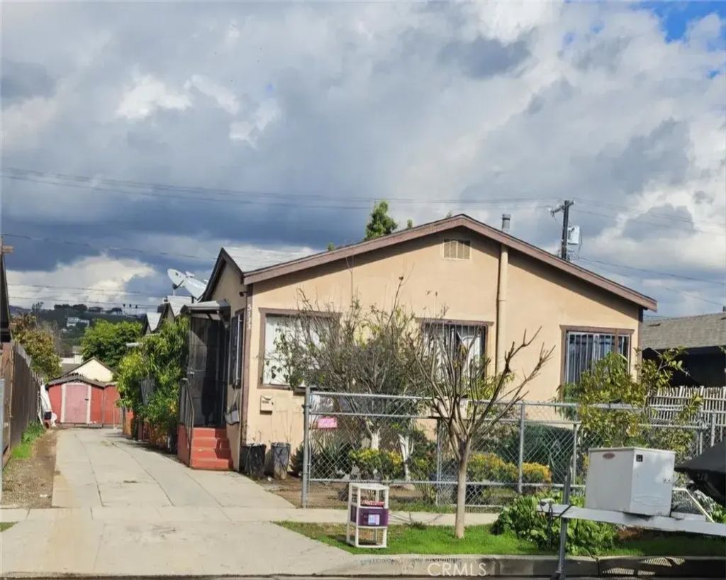 5133-1/4, 1/2 Baltimore Street, Los Angeles