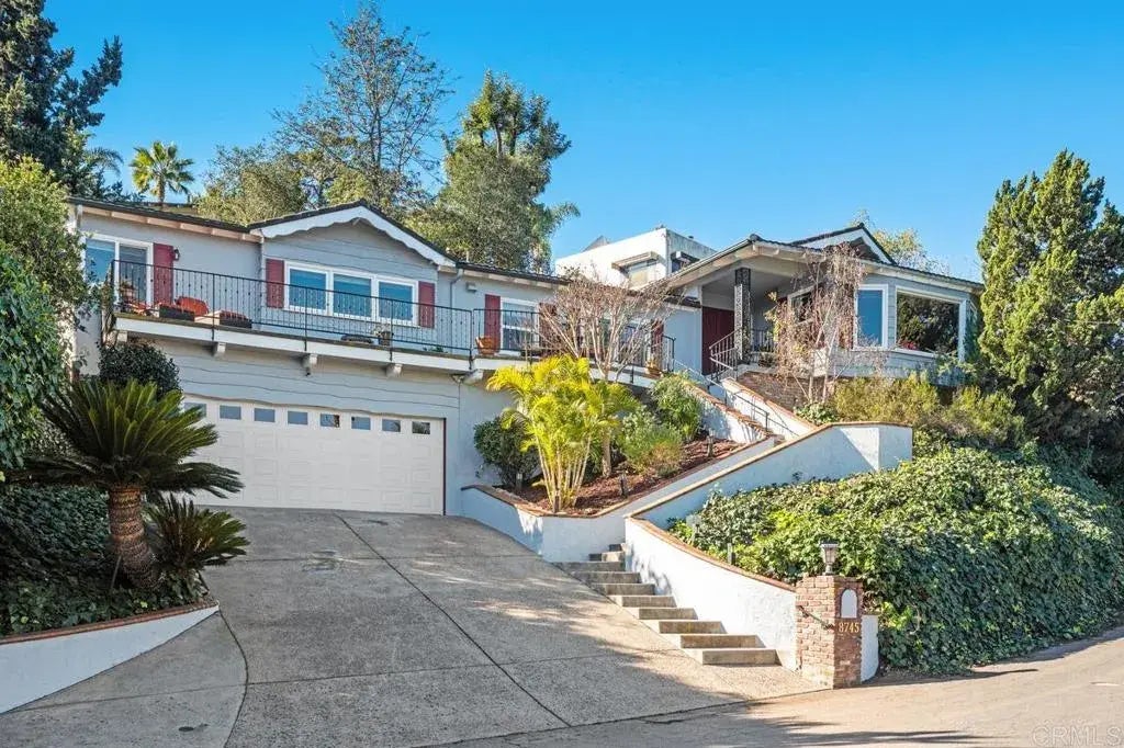 8745 Glenira Avenue, La Mesa