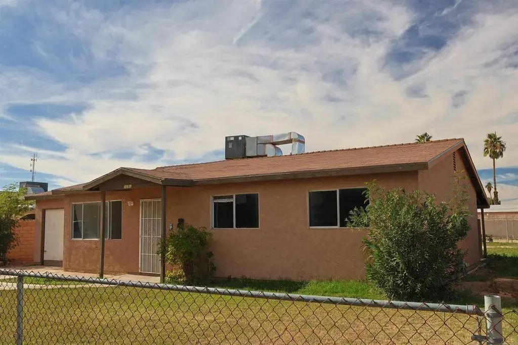1090 N 17th Street North, Imperial