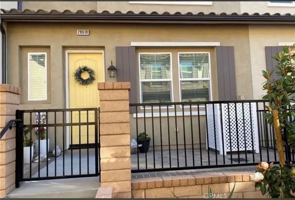28618 Jardineras Dr, Valencia