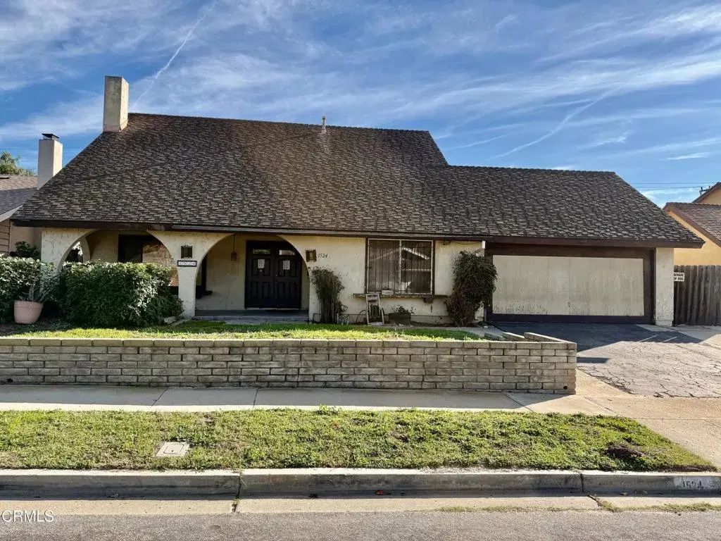 1524 Lyndhurst Avenue, Camarillo