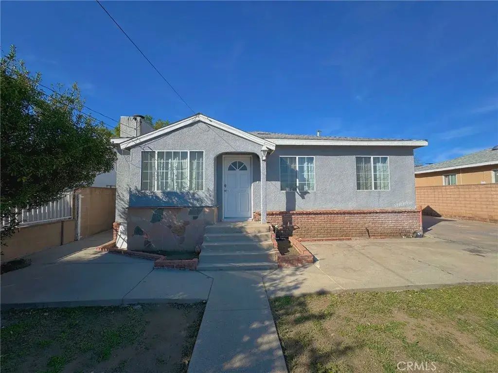 14233 Dyer Street, Sylmar