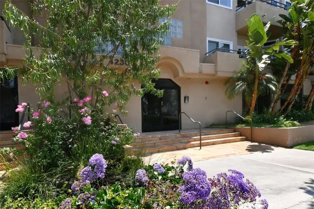 4230 Colfax Avenue 201, Studio City