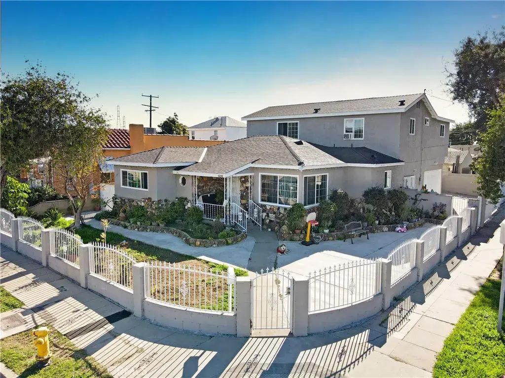 6100 Southside Drive, East Los Angeles