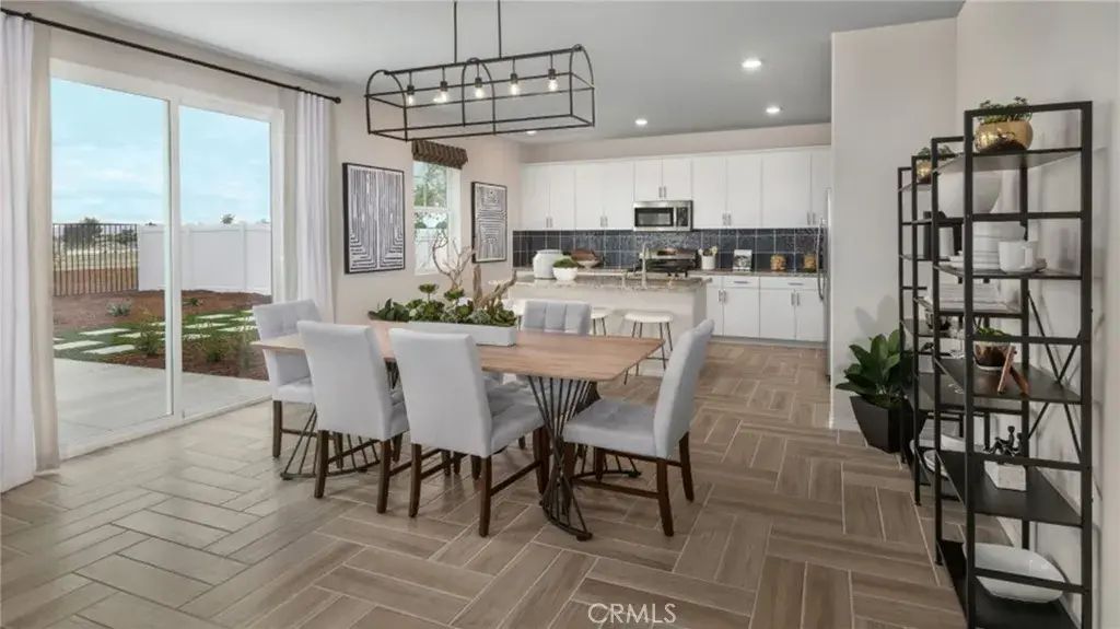 2439 Gunner Ridge Way, Rialto